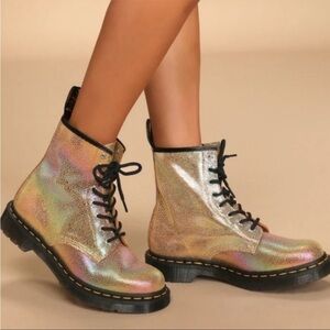 New! Dr. Martens 1460 8-Eye Rainbow Ray Sand Combat Boot Size 6